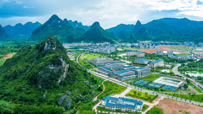 在此，我们为您推荐几家在上海地区具有较高声誉的电子设计外包公司，供您参考：